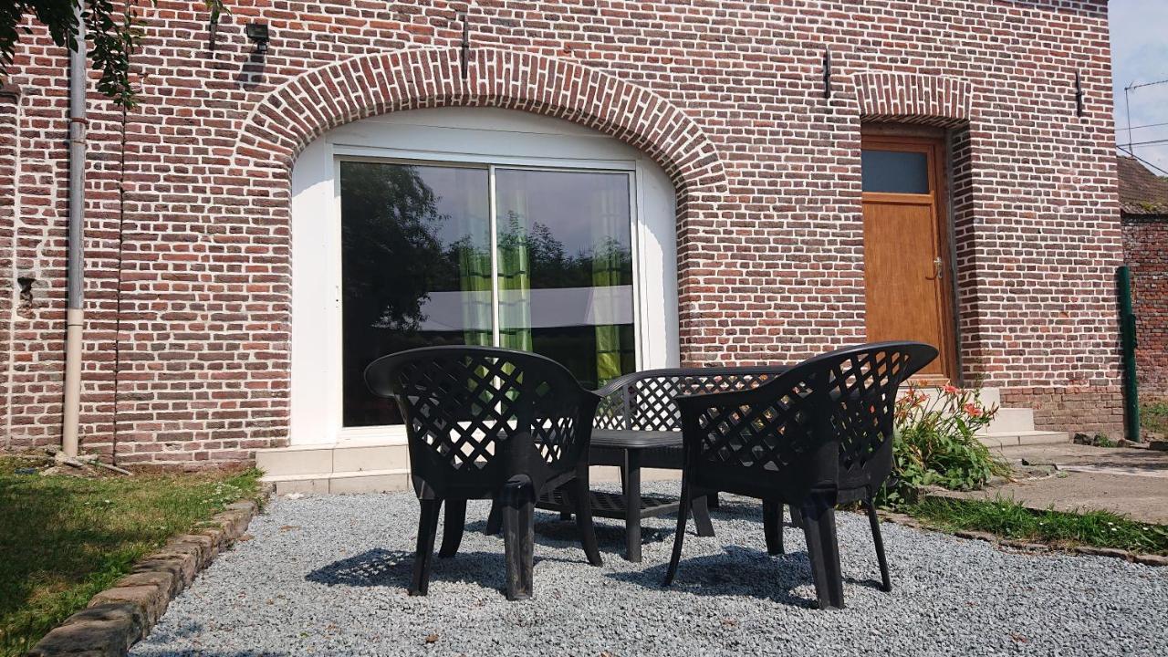 Les Chambres Du Relais Liettres Exteriör bild