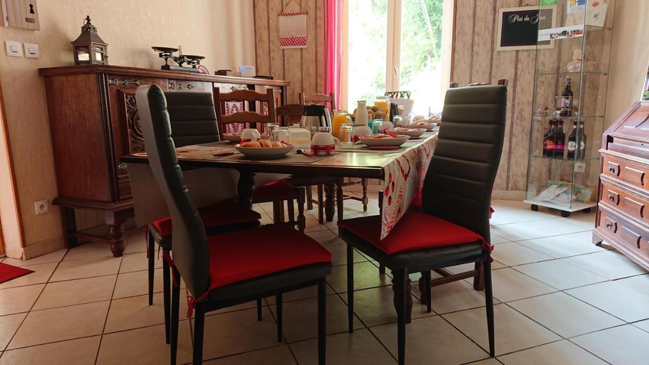 Les Chambres Du Relais Liettres Exteriör bild
